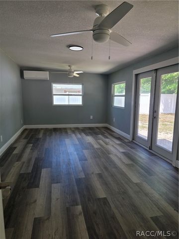 8219 W Trotter Lane, Homosassa, FL 34446