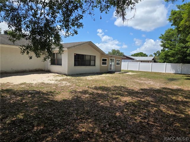 8219 W Trotter Lane, Homosassa, FL 34446