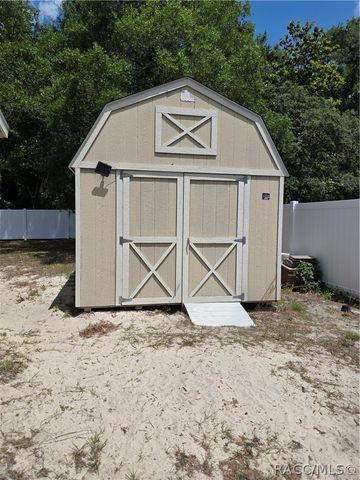 8219 W Trotter Lane, Homosassa, FL 34446