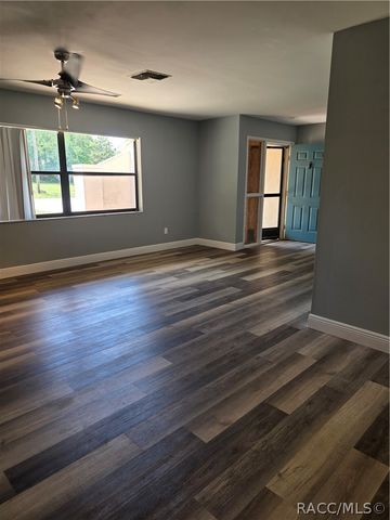 8219 W Trotter Lane, Homosassa, FL 34446