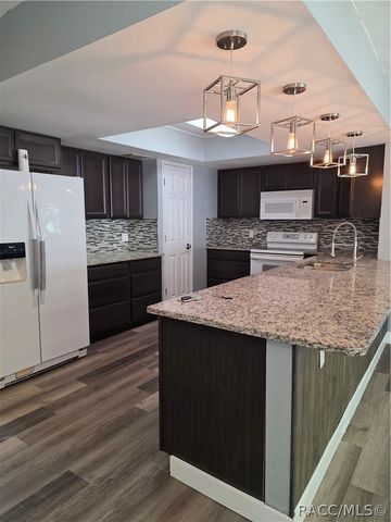 8219 W Trotter Lane, Homosassa, FL 34446