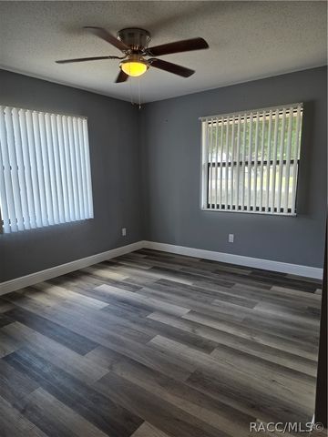 8219 W Trotter Lane, Homosassa, FL 34446