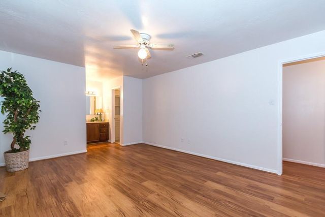 805 Thornwood Drive, Shenandoah, TX 77381