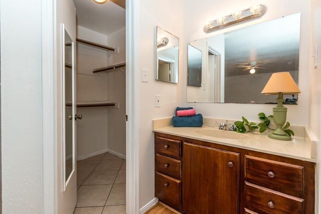 805 Thornwood Drive, Shenandoah, TX 77381