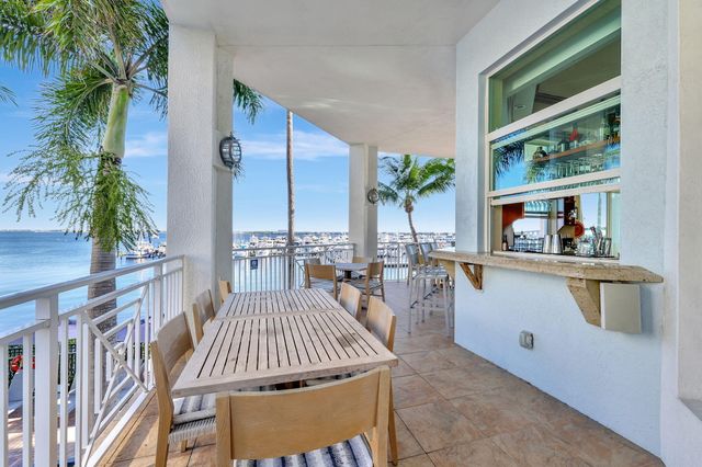 415 NW Flagler Avenue 403, Stuart, FL 34994