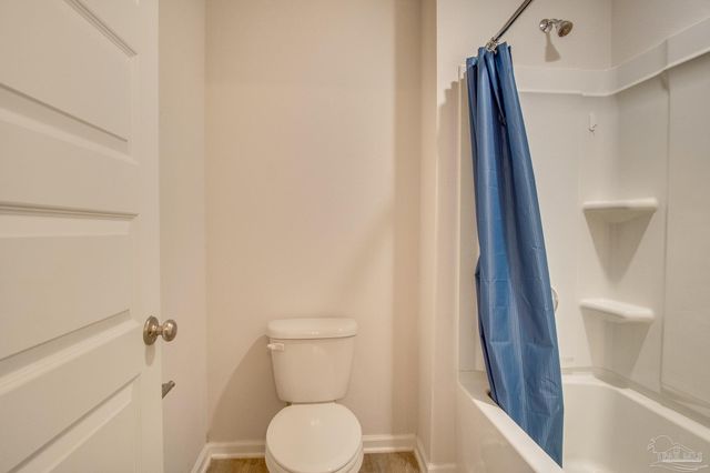 10589 Queens Gate Cir, Pensacola, FL 32506