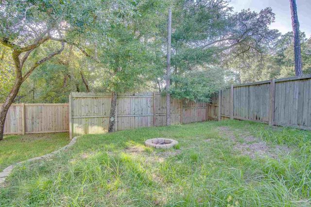 10589 Queens Gate Cir, Pensacola, FL 32506