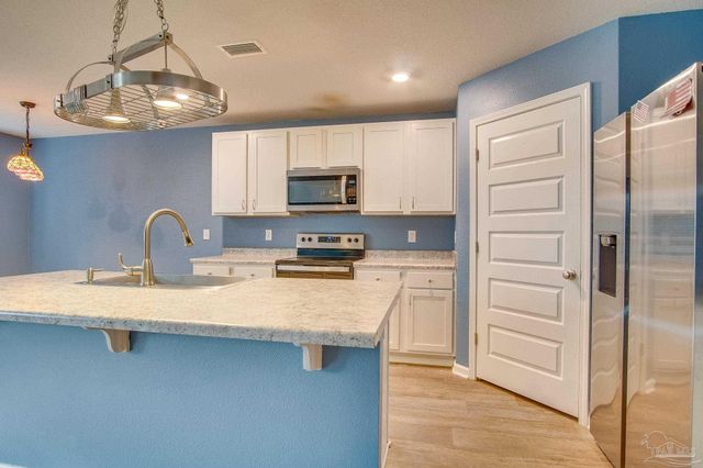 10589 Queens Gate Cir, Pensacola, FL 32506