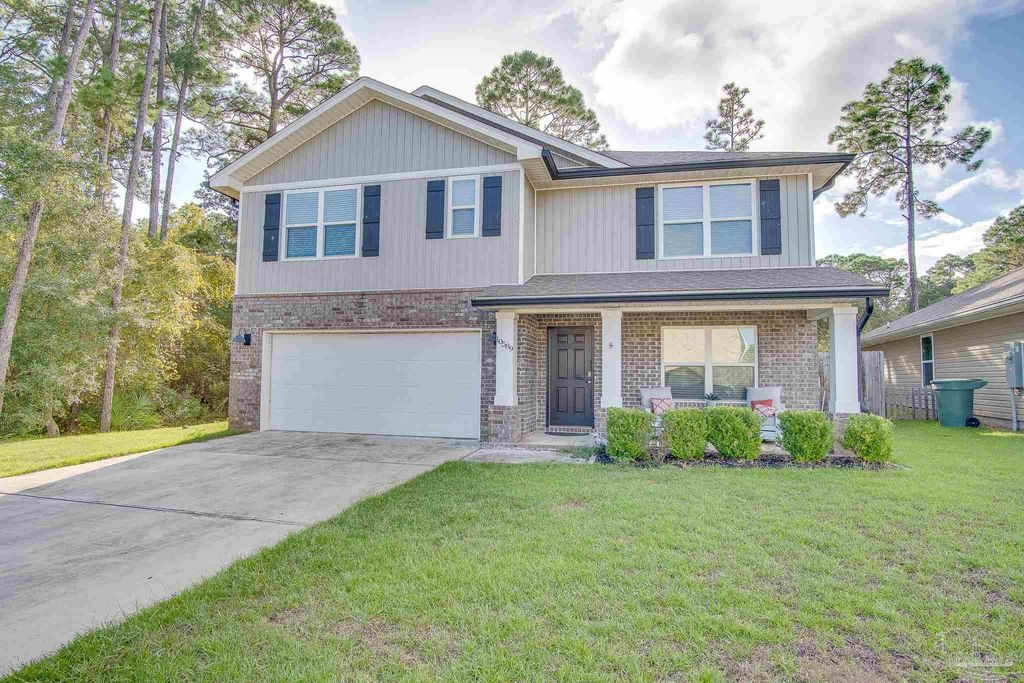10589 Queens Gate Cir, Pensacola, FL 32506