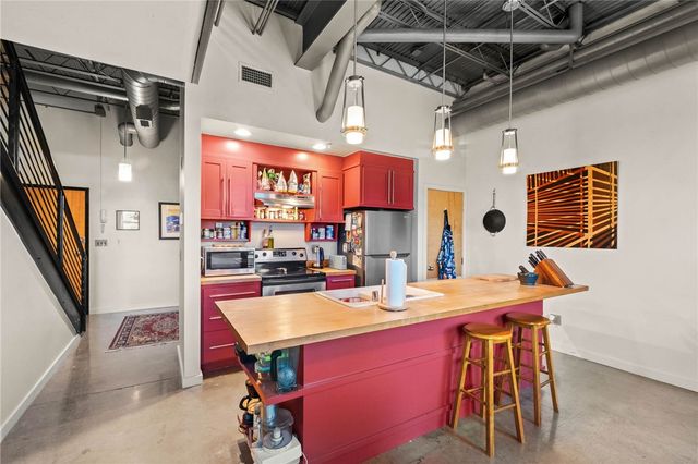 525 S School 430, Fayetteville, AR 72701
