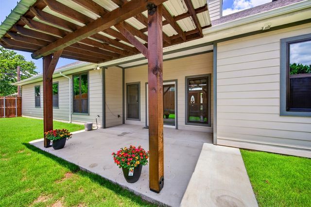 815 W Ball Street, Weatherford, TX 76086