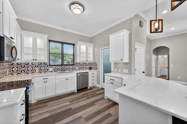 815 W Ball Street, Weatherford, TX 76086