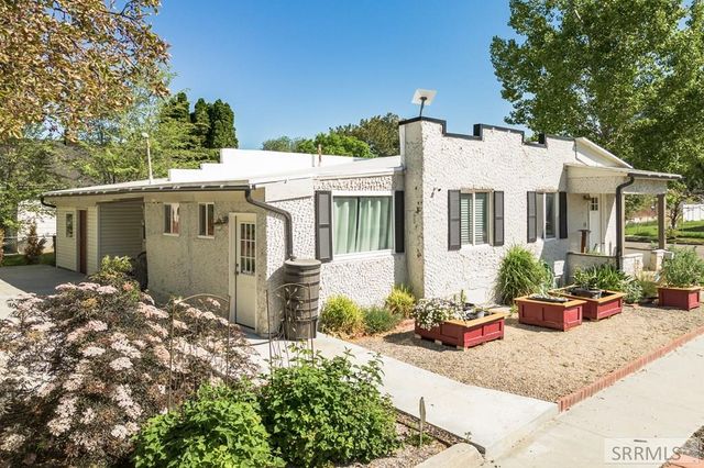 605 N 10th Avenue, Pocatello, ID 83201