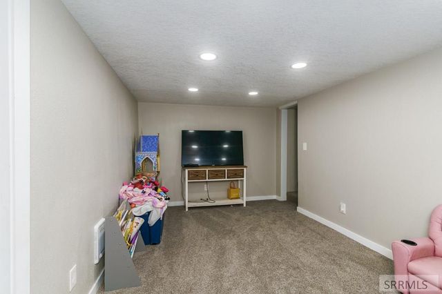 605 N 10th Avenue, Pocatello, ID 83201