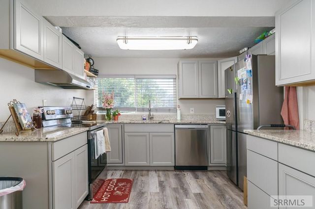 605 N 10th Avenue, Pocatello, ID 83201