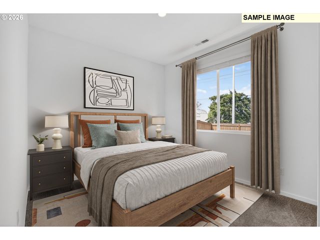 1005 Drake Ln HS17, Woodburn, OR 97071
