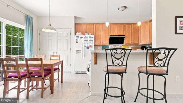 381 MANOR CIR, Harleysville, PA 19438