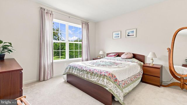 381 MANOR CIR, Harleysville, PA 19438