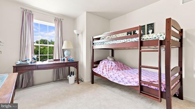381 MANOR CIR, Harleysville, PA 19438
