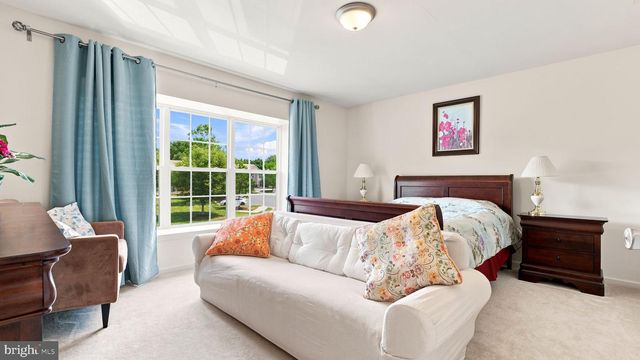 381 MANOR CIR, Harleysville, PA 19438
