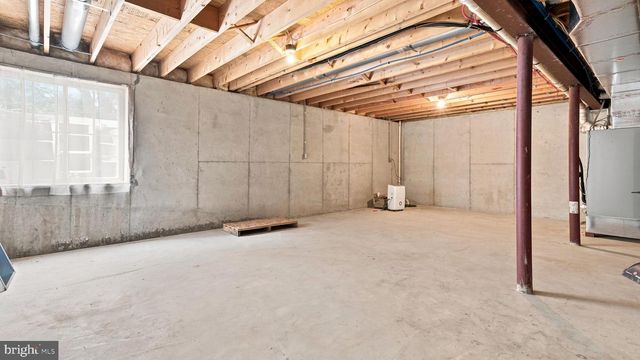381 MANOR CIR, Harleysville, PA 19438