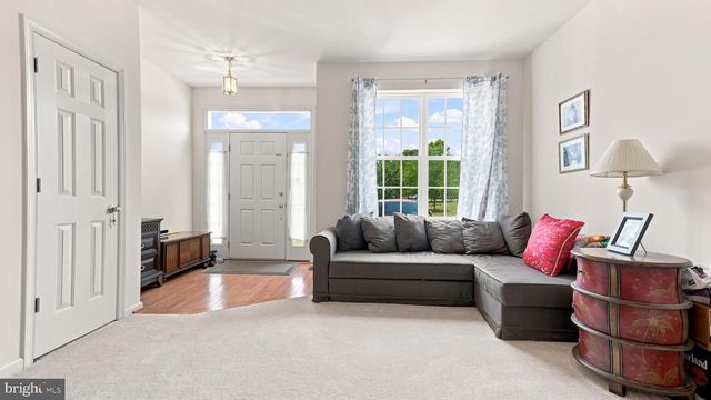 381 MANOR CIR, Harleysville, PA 19438