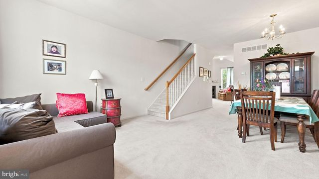 381 MANOR CIR, Harleysville, PA 19438