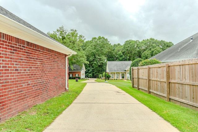 9978 Briarcliff Drive S, Mobile, AL 36608