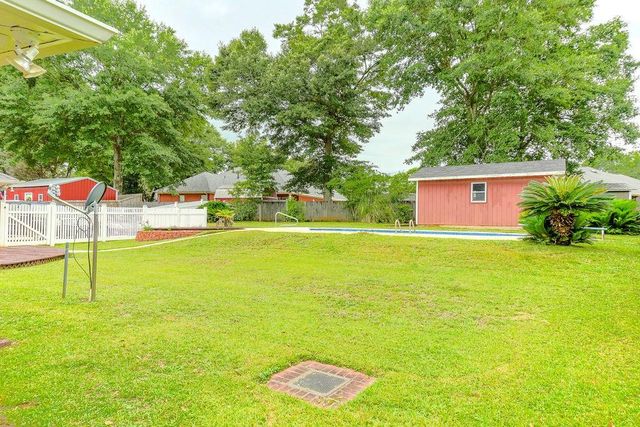 9978 Briarcliff Drive S, Mobile, AL 36608