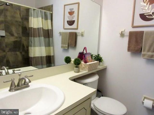 104-B RALSTON DR, Mount Laurel, NJ 08054