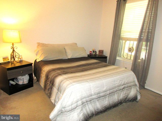 104-B RALSTON DR, Mount Laurel, NJ 08054