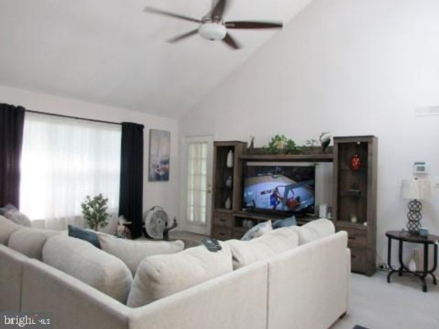 104-B RALSTON DR, Mount Laurel, NJ 08054