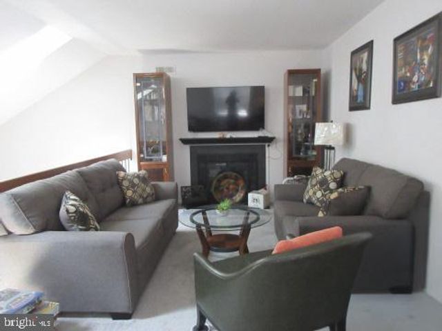 104-B RALSTON DR, Mount Laurel, NJ 08054