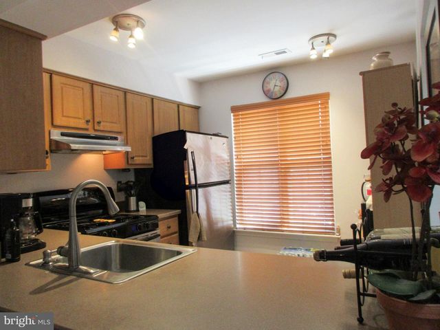 104-B RALSTON DR, Mount Laurel, NJ 08054