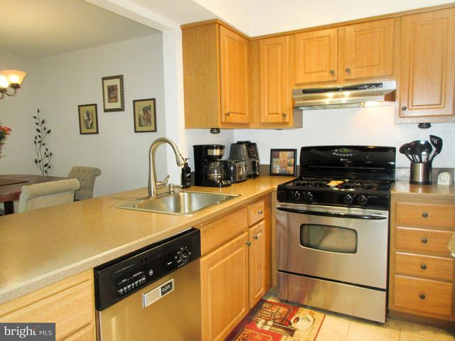 104-B RALSTON DR, Mount Laurel, NJ 08054