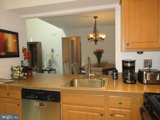 104-B RALSTON DR, Mount Laurel, NJ 08054