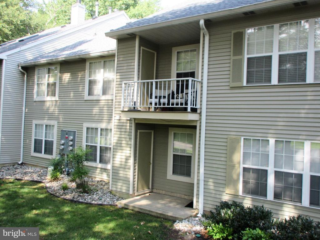 104-B RALSTON DR, MOUNT LAUREL, NJ 08054 — photo 2