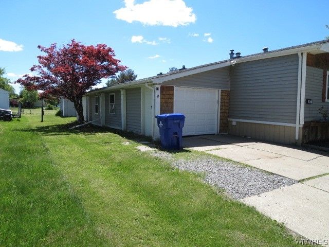 67 West Canyon Drive, Hamburg, NY 14075