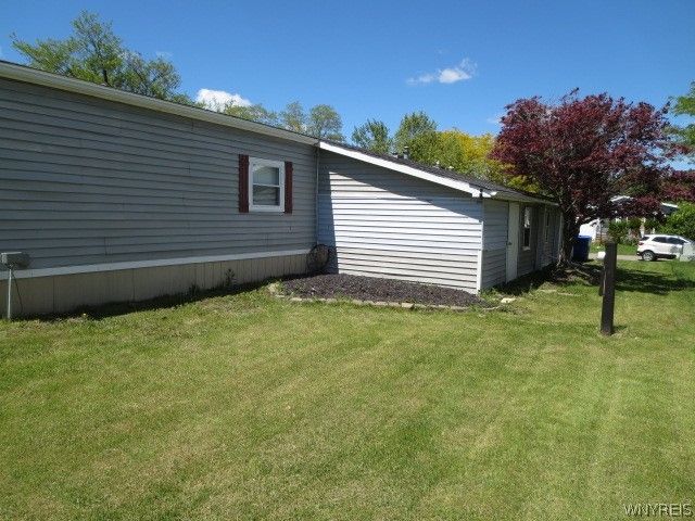 67 West Canyon Drive, Hamburg, NY 14075
