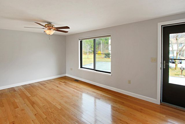 10 Killian Court, Merrimack, NH 03054