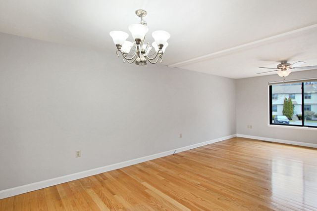 10 Killian Court, Merrimack, NH 03054