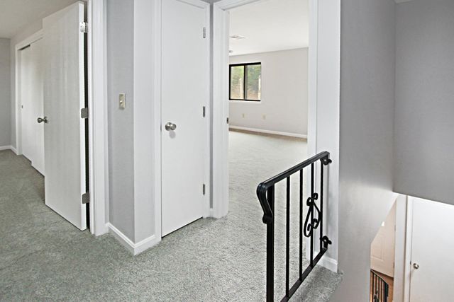 10 Killian Court, Merrimack, NH 03054