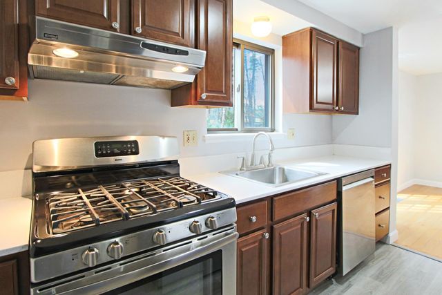 10 Killian Court, Merrimack, NH 03054