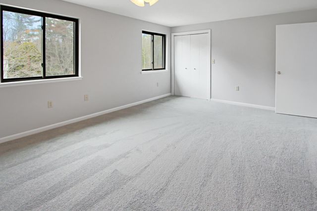 10 Killian Court, Merrimack, NH 03054