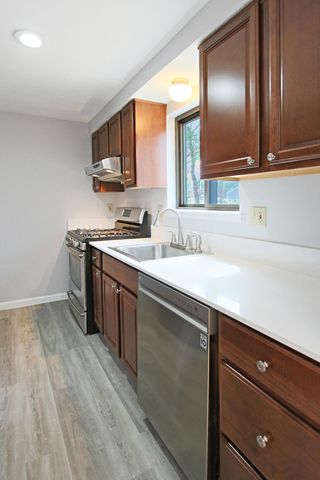 10 Killian Court, Merrimack, NH 03054