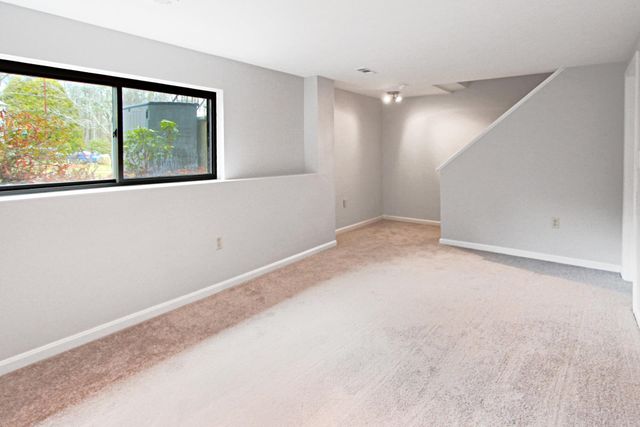 10 Killian Court, Merrimack, NH 03054