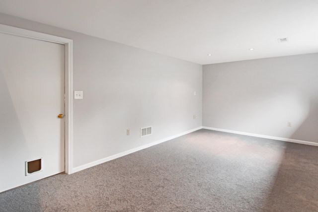 10 Killian Court, Merrimack, NH 03054