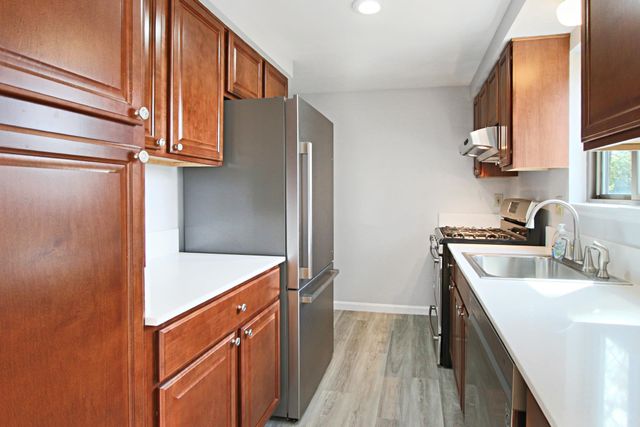 10 Killian Court, Merrimack, NH 03054