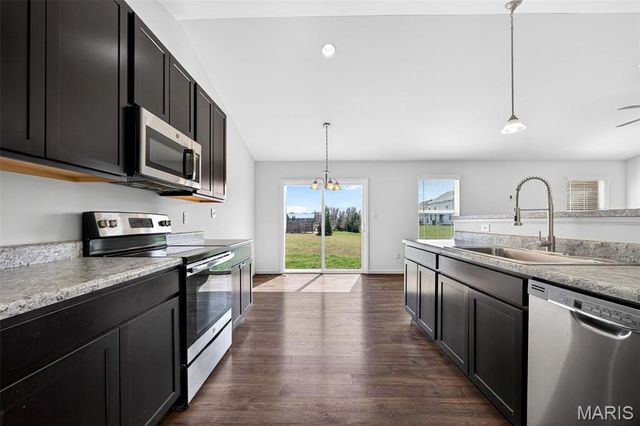 106 Pearl Vista Court, O'fallon, MO 63366