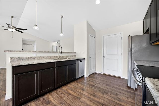 106 Pearl Vista Court, O'fallon, MO 63366